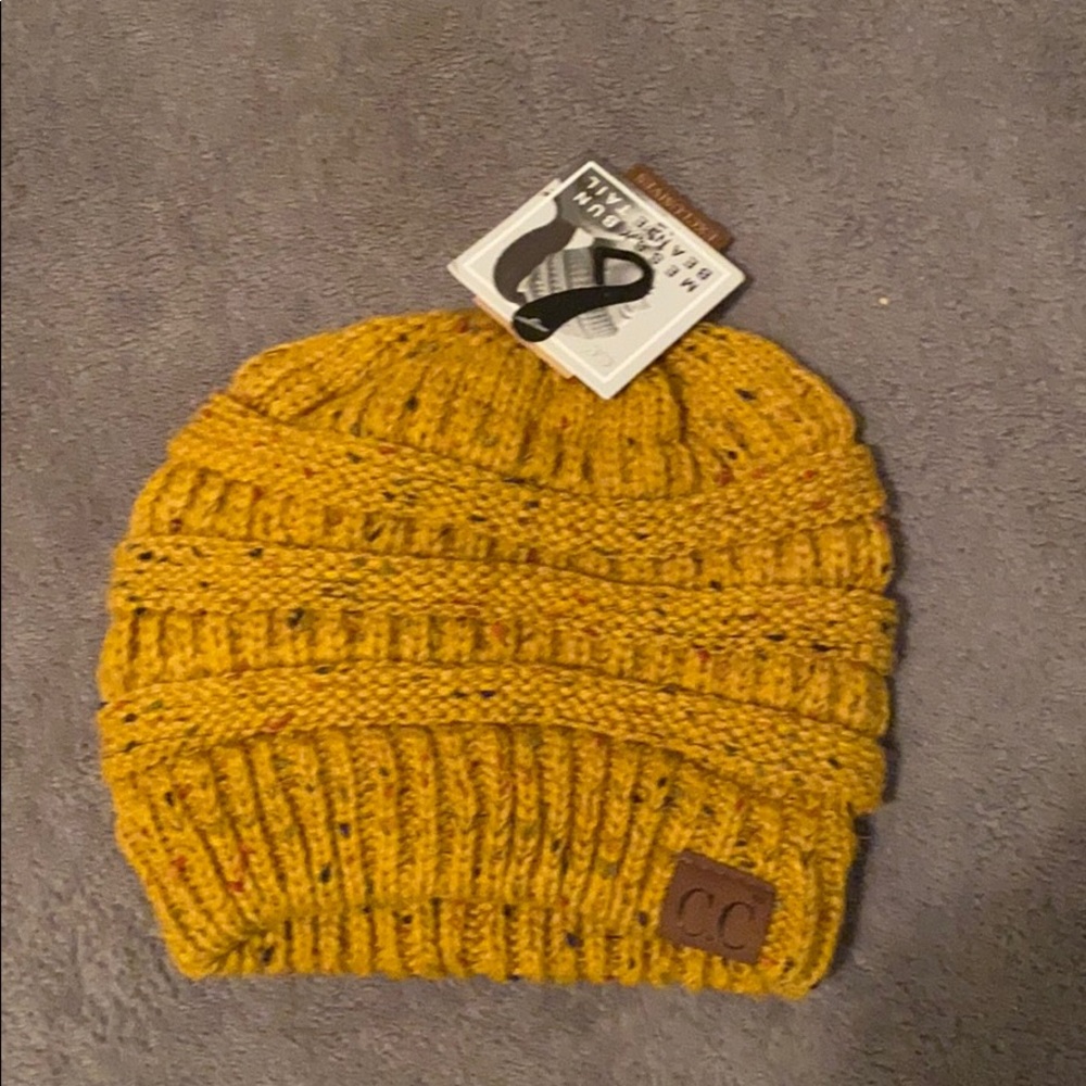 2for15🐝  Gold yellow beanie